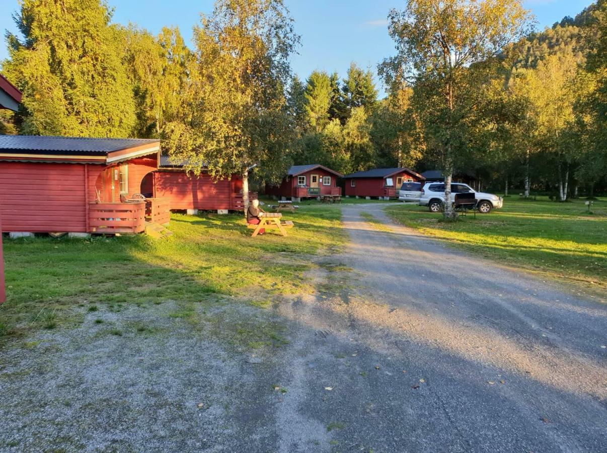 Romsdalseggen Camping Isfjorden エクステリア 写真